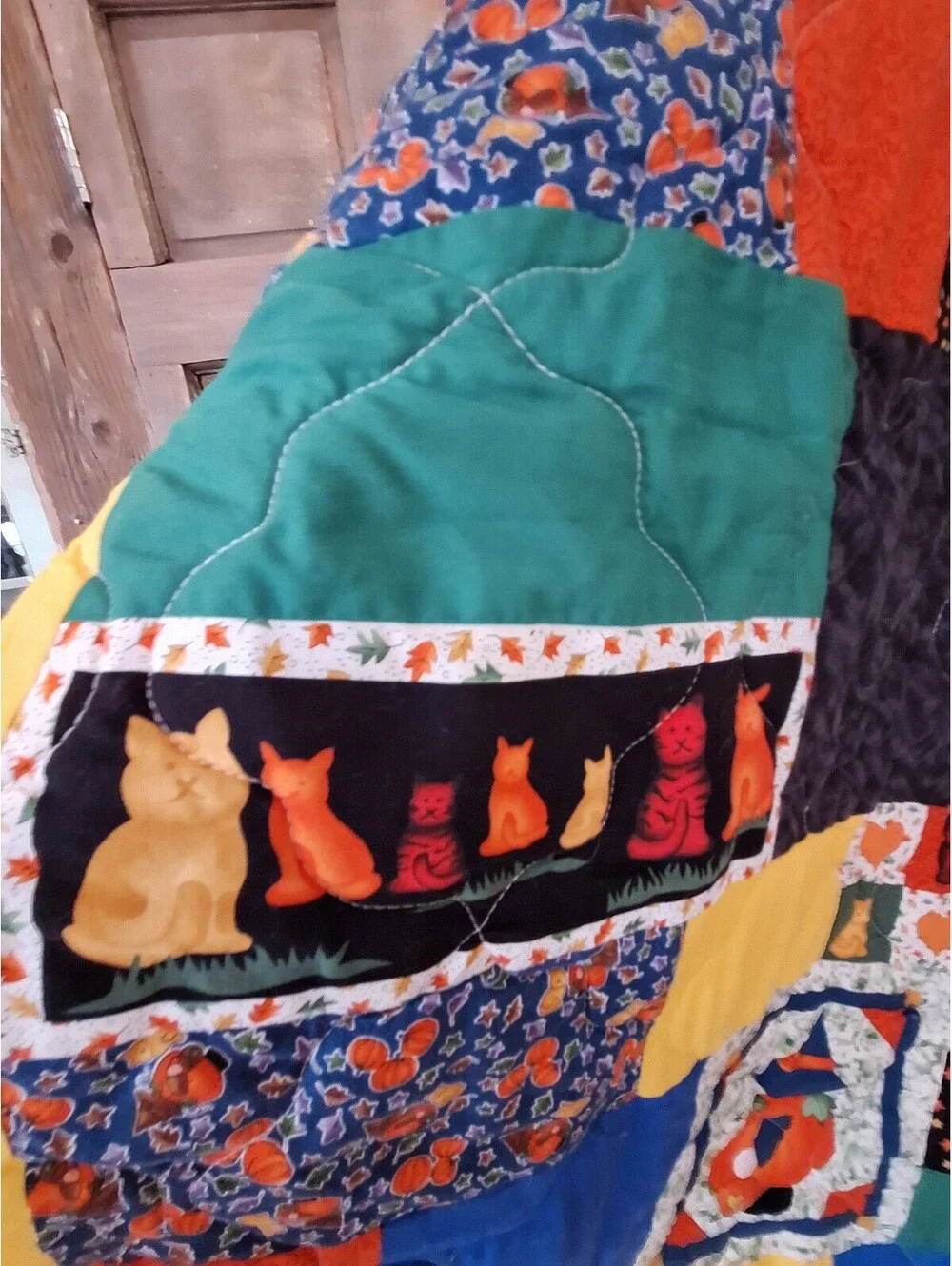Quilt, hand made, Halloween, pumpkins, cats, unused, impeccable .